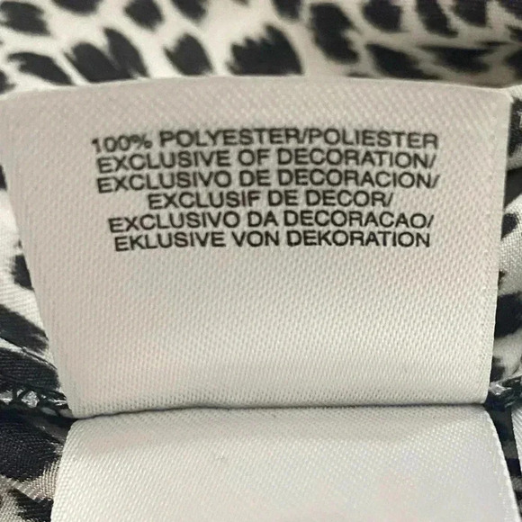 🎈JONES NEW YORK woman’s long  sleeve animal print button down top - Picture 8 of 8